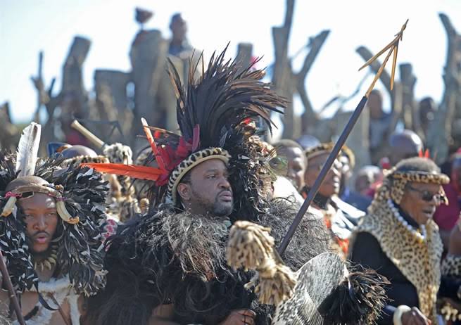 PHOTOS: New Zulu king commissioned to kill lion as rite to become ...